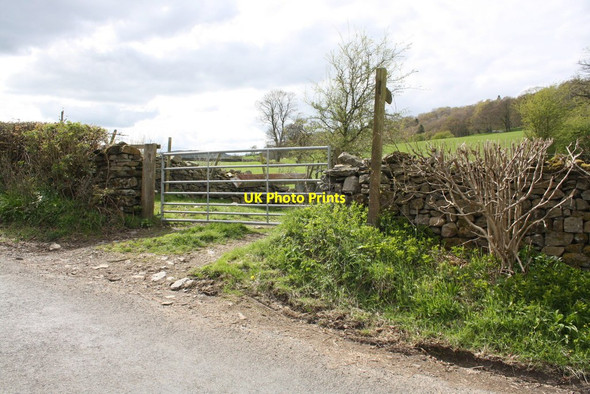 Photo 6"x4" Gateway at junction of B6257 and footpath to New Field High Oaks\/SD6291 c2015