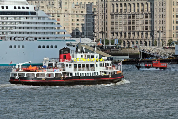Photo 6"x4" River traffic, River Mersey Seacombe c2015