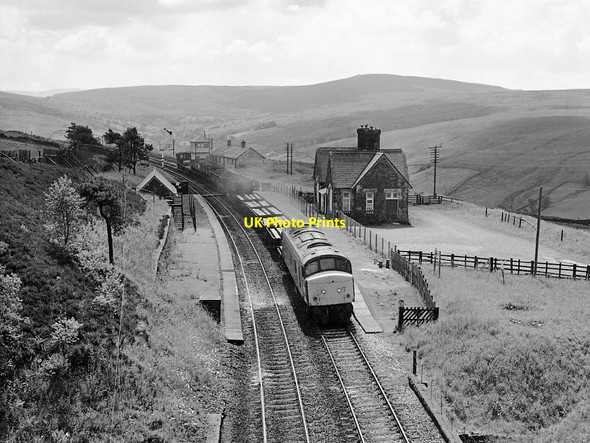 Photo 6"x4" Unidentified diesel locomotive at Dent station Cowgill\/SD7587 c1980