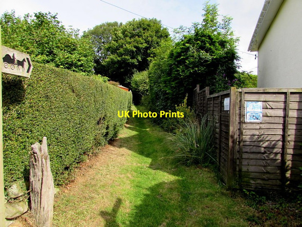 Photo 6"x4" Footpath and bridleway north from Back Road, Catbrook Catbrook c2015