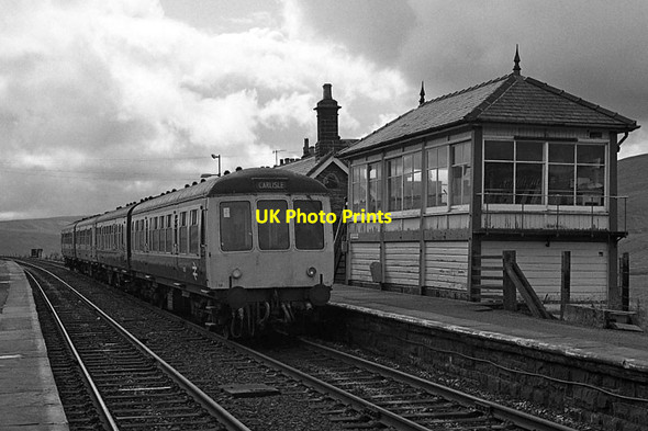 Photo 6"x4" Carlisle train at Garsdale (1988) Garsdale Head c1988