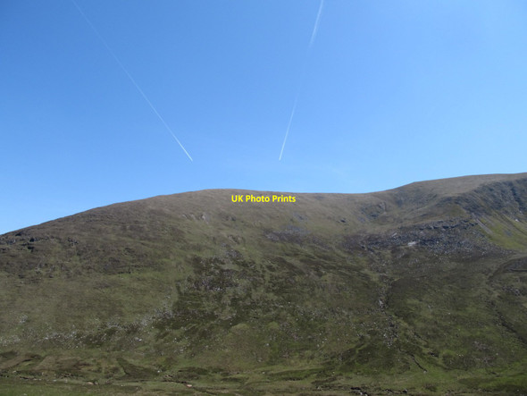 Photo 6"x4" Belfast-bound airliners high above Shan Slieve Newcastle\/J3732 c2015
