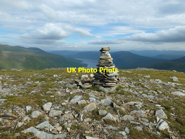 Photo 6"x4" Cairn on the south-east ridge of Sg\u00c3\u00b9rr an Fhuarail Sg\u00f9rr an Fhuarail c2015