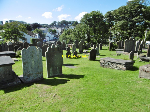 Photo 6"x4" Onchan, churchyard Onchan c2015