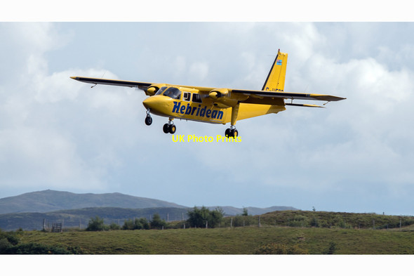 Photo 6"x4" G-HEBS approaching Oban Airport Connel c2015