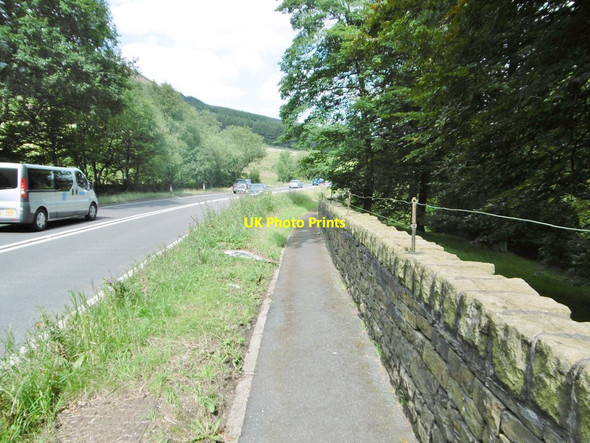 Photo 6"x4" Tintwistle, pavement Deepclough c2015