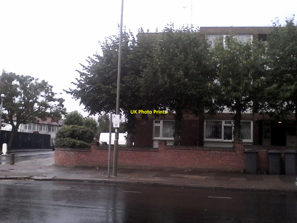 Photo 6"x4" Golders Green Road in the rain Hendon\/TQ2389 c2015
