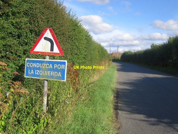 Photo 6"x4" Spanish sign, Redwall Lane Linton\/TQ7549 c2015