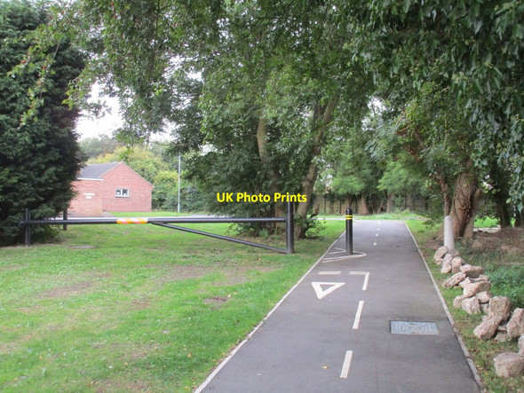 Photo 6"x4" Cycle track with chicane Elkesley c2015