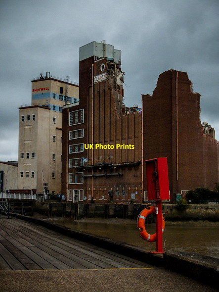 Photo 6"x4" Clarence Mill demolition Kingston upon Hull c2015