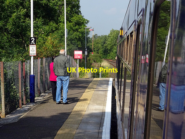 Photo 6"x4" Waiting for a southbound train at Barrhill Barrhill\/NX2382 c2015
