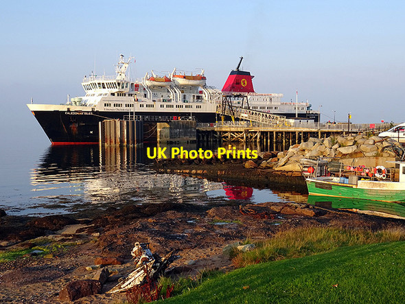 Photo 6"x4" Calmac ferry at Brodick Pier Strathwhillan c2015