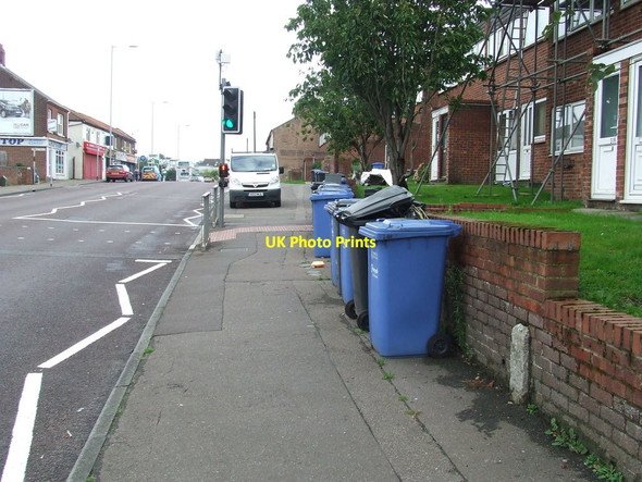 Photo 6"x4" Old Milestone Norwich c2015