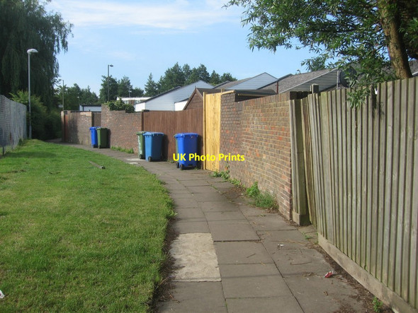 Photo 6"x4" Behind the houses Farnborough\/SU8754 c2015