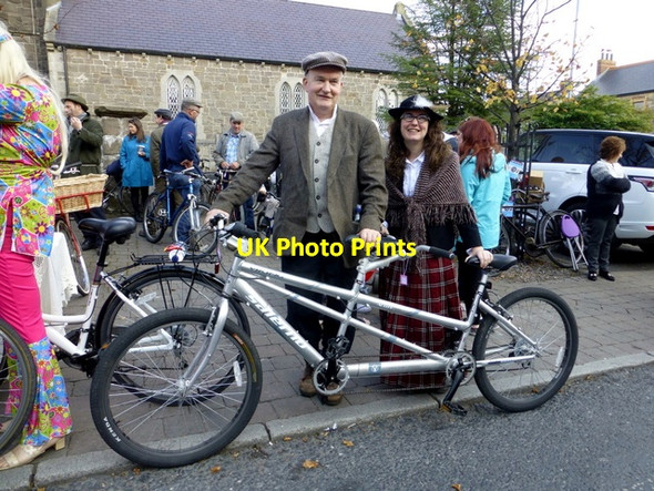 Photo 6"x4" Tandem cycle, Pomeroy Pomeroy\/H6972 c2015