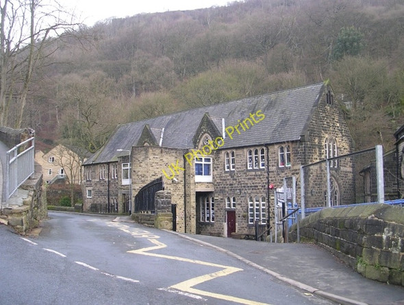 Photo 6"x4" Hebden Royd Primary School - Eaves Road Hebden Bridge c2009