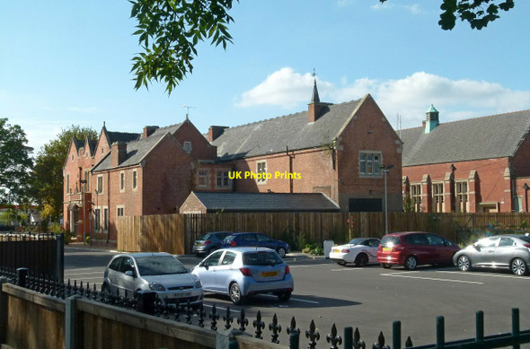 Photo 6"x4" King Edward VI Grammar School, rear view Retford c2015
