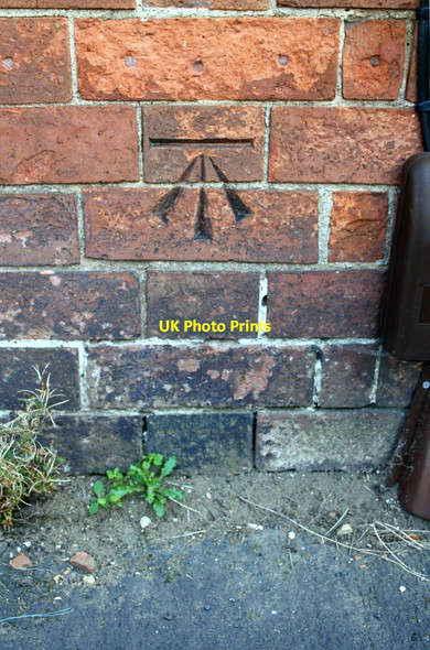 Photo 6"x4" Benchmark on #8A Park Street Loughborough c2015