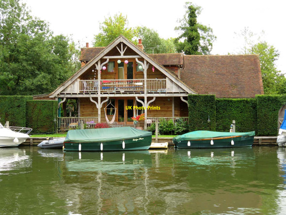 Photo 6"x4" Wooden house by the River Thames Danesfield c2015