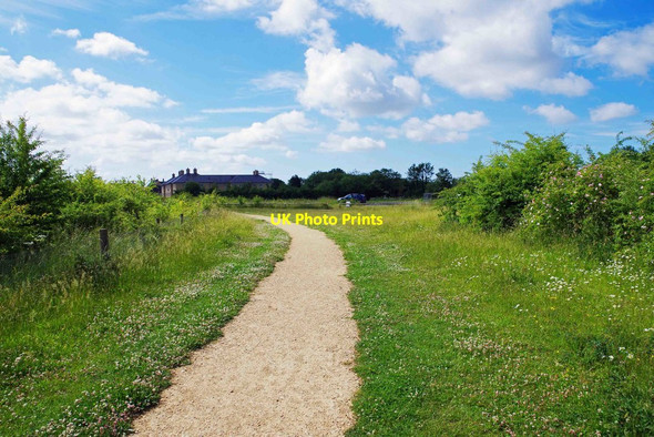 Photo 6"x4" Footpath in Kilkenny Lane Country Park, Carterton, Oxon Carterton\/SP2806 c2015