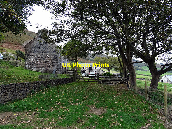 Photo 6"x4" Path through Tyddyn Meurig Bwlch\/SH5705 c2015