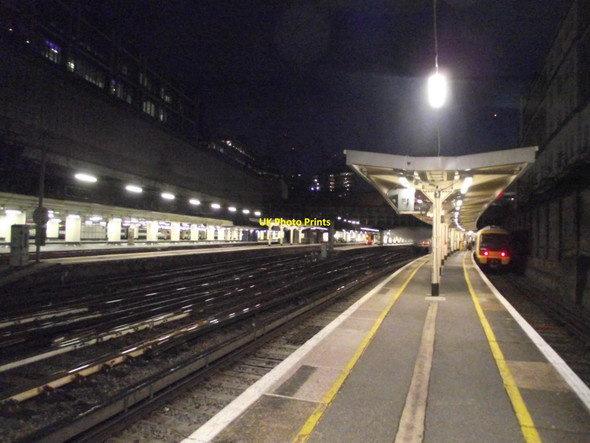 Photo 6"x4" Platforms 1 and 2, London Victoria railway station Westminster c2015