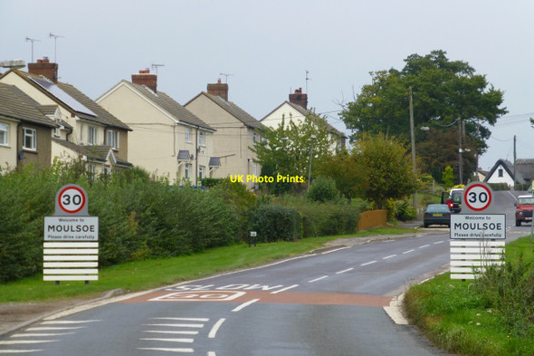 Photo 6"x4" Entering Moulsoe Moulsoe c2015