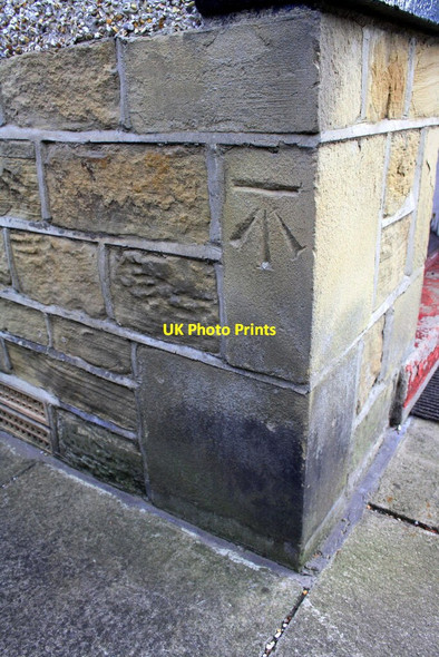 Photo 6"x4" Benchmark on #42 Gaisby Lane Shipley\/SE1437 c2015