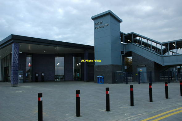 Photo 6"x4" Oxford Parkway Railway Station Kidlington c2015