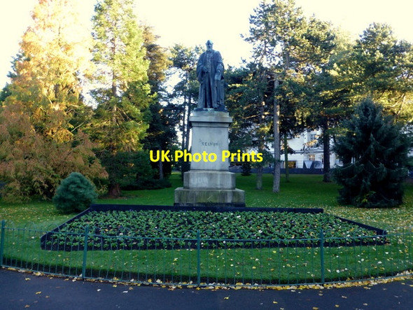 Photo 6"x4" Baron Kelvin sculpture, Belfast Belfast c2015