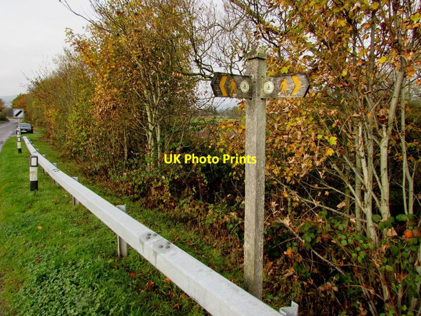 Photo 6"x4" Severn Way signpost, Caersws Carnedd c2015