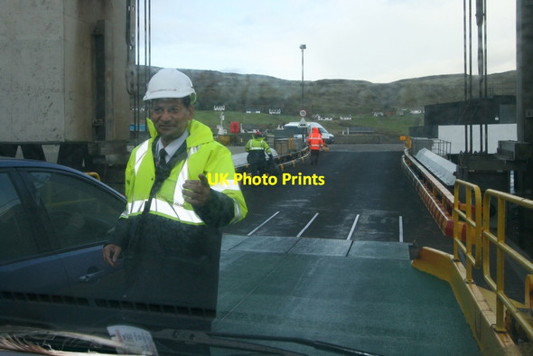 Photo 6"x4" A warm Skye welcome awaits you at Uig! Uig\/NG3963 c2015