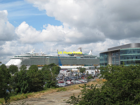 Photo 6"x4" Independence of the Seas at Southampton Southampton c2014