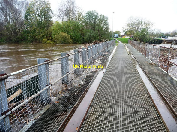 Photo 6"x4" Flooded River Calder at the Trash Screen Bridge, Stanley Ferry Stanley Ferry c2015