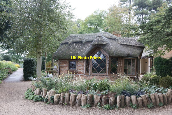 Photo 6"x4" Small Thatched Cottage Charlecote c2015