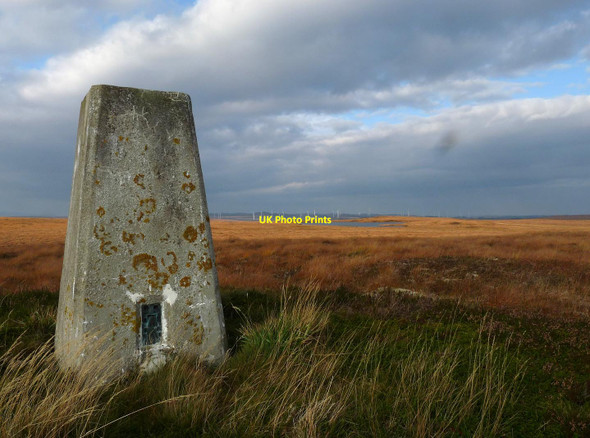 Photo 6"x4" Triangulation pillar, Cnoc Badaireach na Gaoithe, Sutherland Cnoc Badaireach na Gaoithe c2015