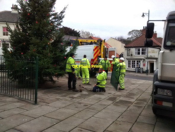 Photo 6"x4" Christmas tree installation Guisborough c2015