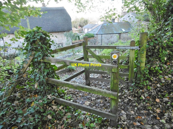 Photo 6"x4" Bradford Peverell, kissing gate Bradford Peverell c2015