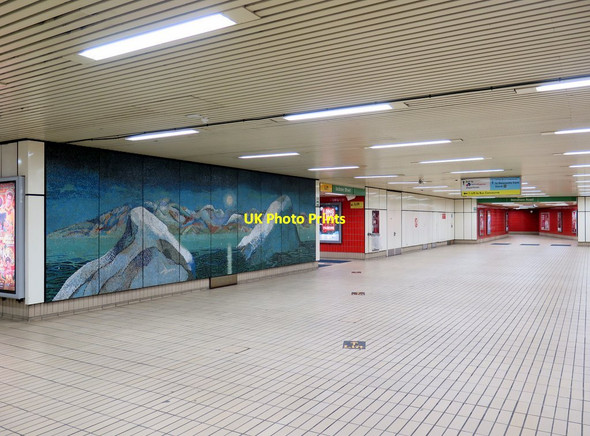 Photo 6"x4" Gateshead Metro Station (ticket concourse) Newcastle upon Tyne c2015