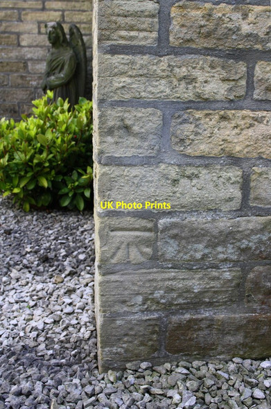 Photo 6"x4" Benchmark on 'The Old Church' Skipton c2015