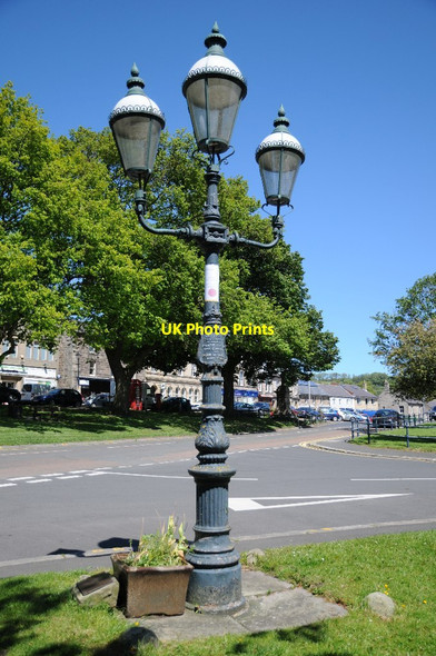 Photo 6"x4" A commemorative lamp Rothbury c2015