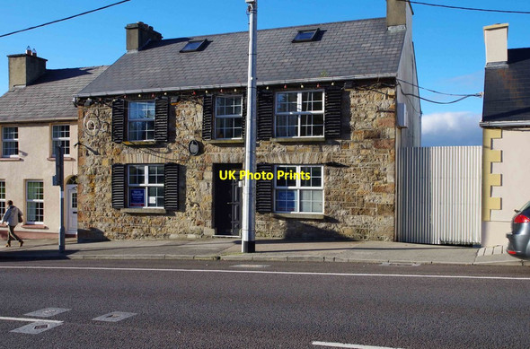 Photo 6"x4" The former Schooner Inn (1), Upper Main Street, Donegal Town Donegal c2015