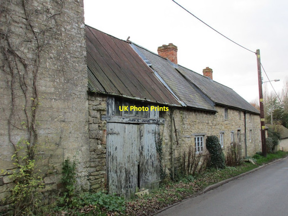 Photo 6"x4" Cottages and barn, Broad Street, Syresham Syresham c2015