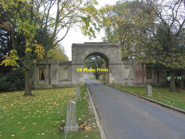 Photo 6"x4" Gatehouse leading to Tyringham Hall near Newport Pagnell Gayhurst c2015