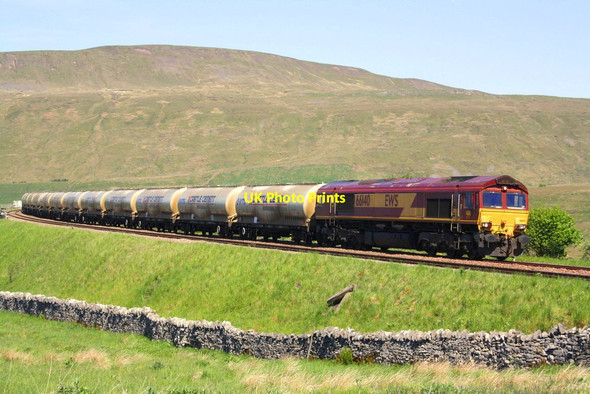 Photo 6"x4" Train with empty cement tanks approaching Ribblehead station Ribble Head\/SD7779 c2015