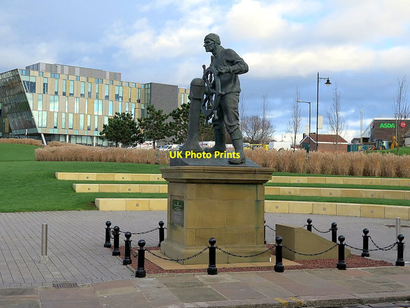 Photo 6"x4" Merchant Navy Memorial, Mill Dam South Shields c2015
