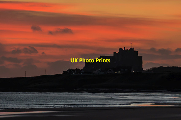 Photo 6"x4" Bamburgh Castle at dawn Bamburgh c2015