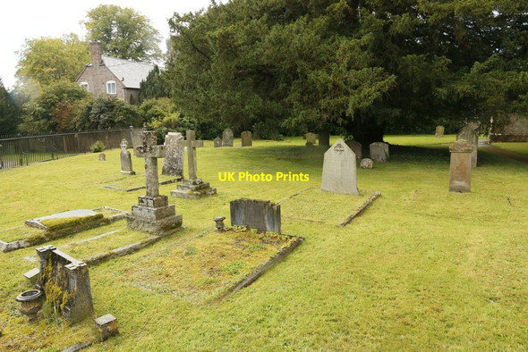 Photo 6"x4" Churchyard on the South Side Frilsham c2015