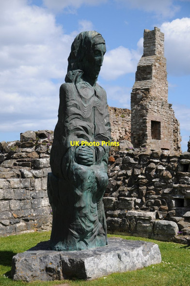 Photo 6"x4" Statue of St Cuthbert Holy Island\/NU1241 c2015
