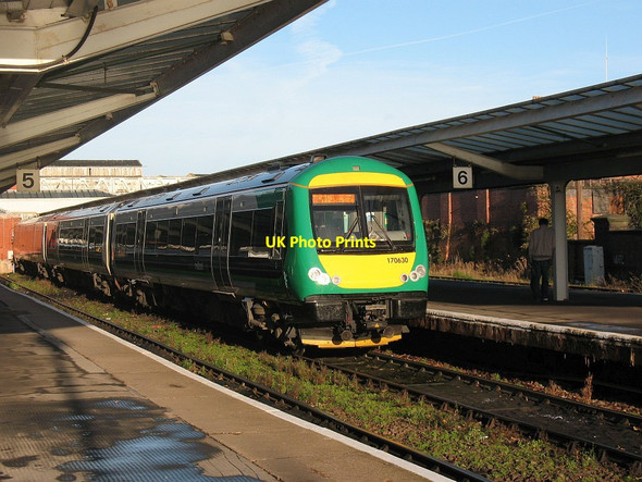 Photo 6"x4" Shrewsbury station: London Midland train  Shrewsbury c2008